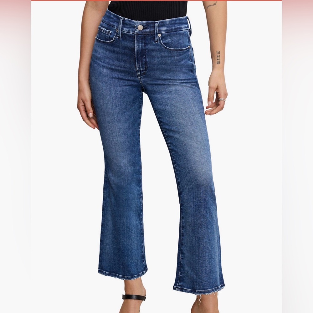 Good American soft tech good legs crop mini boot cut size 28 Jeans